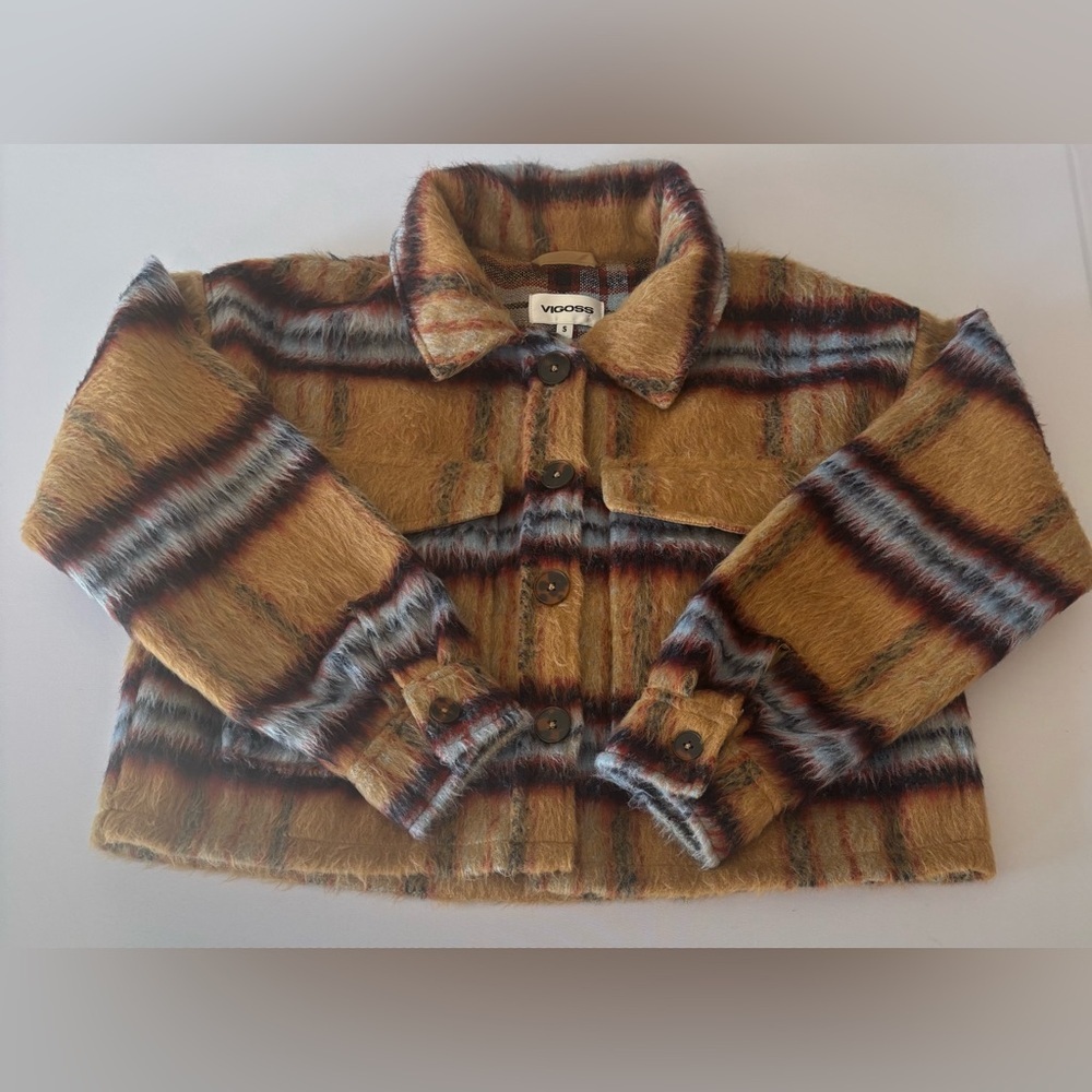 VIGOSS Women’s Cropped Tan‎ Fuzzy Button Up Jacket NWT Size Small - Picture 3 of 10